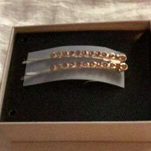 🖤NWT Amazing Lot of 2 Rhinestone Hair Clips Make Perfect Gift 🖤